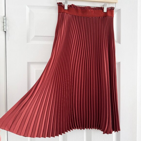 Babaton Pleated Crepe Skirt in Rust, size Small - Picture 3 of 6